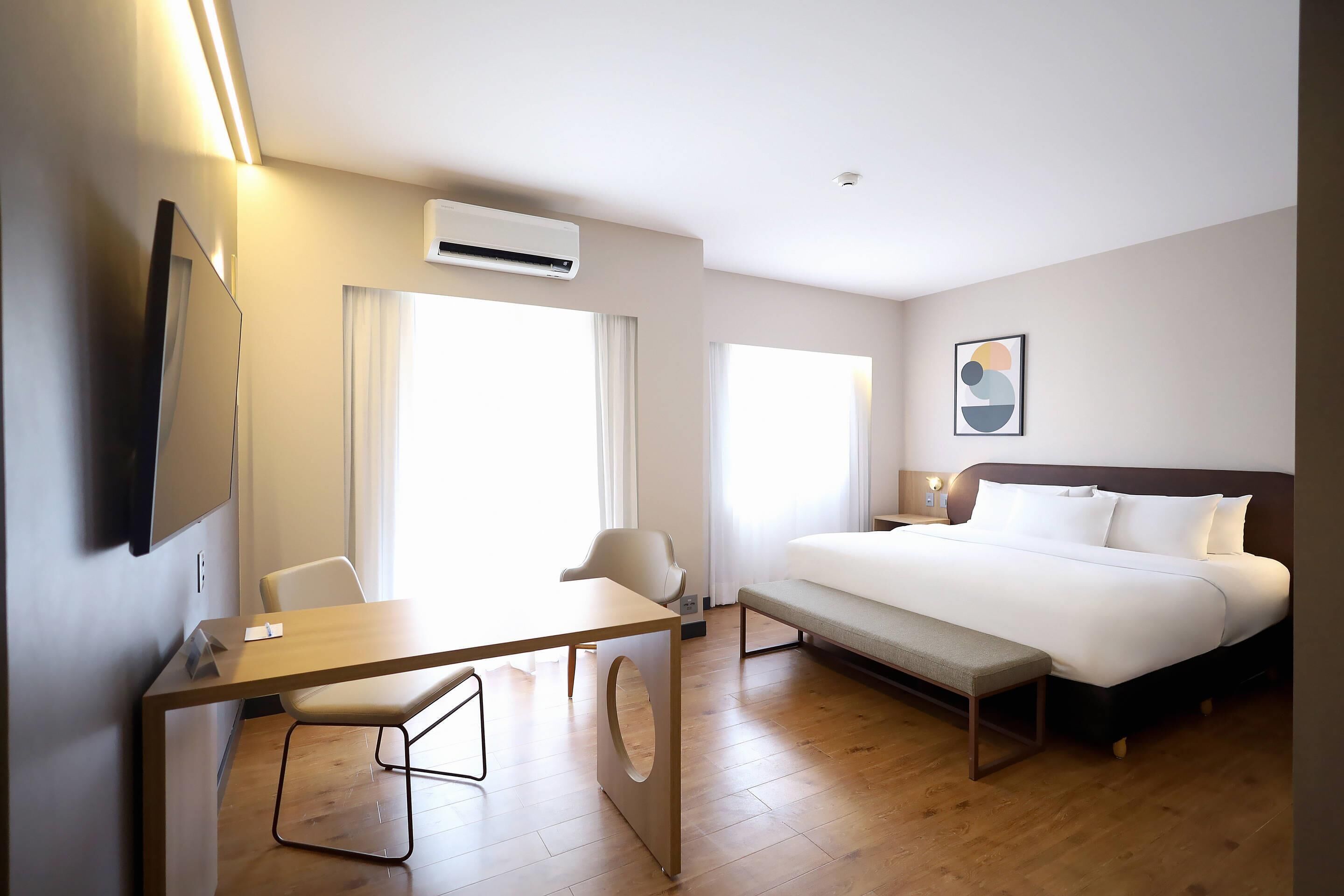 Hypo-allergenic bedding, minibar, in-room safe, individually decorated