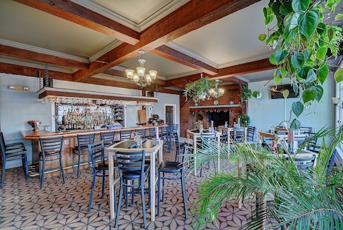 Colonial Motel And Spa