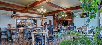 Colonial Motel And Spa