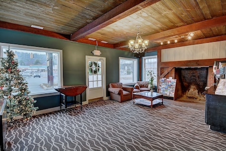 Lobby. Colonial Motel