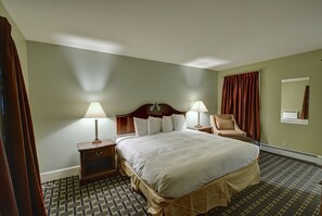 Suite, 1 King Bed with Sofa bed | Individually decorated, individually furnished, desk, blackout drapes - Colonial Motel And Spa (Brattleboro)