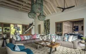 Living area - Four Seasons Resort Seychelles at Desroches Island (Desroches Island)