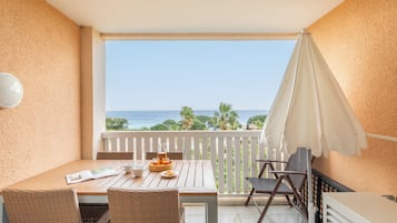 Apartment 4 people - 1 bedroom - Terrace or balcony - Air conditionned - Sea view -ExpoSud Renovated | Terrace/patio