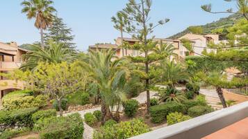 Studio | Uitzicht vanuit de kamer