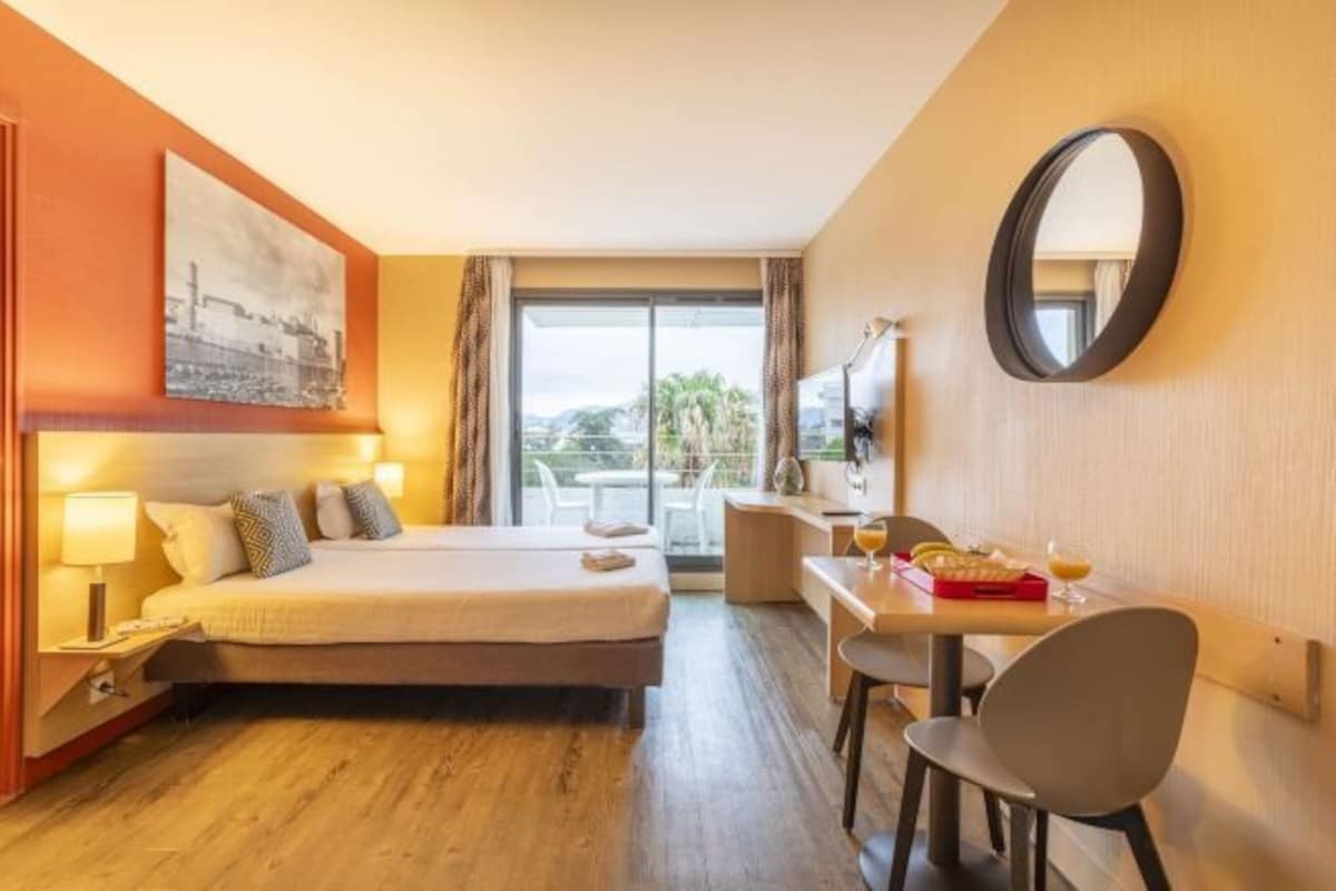 Coffres-forts dans les chambres, chambres insonorisées, Wi-Fi gratuit