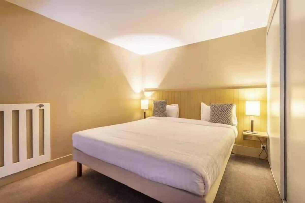 Zimmersafe, schallisolierte Zimmer, kostenloses WLAN, Bettwäsche