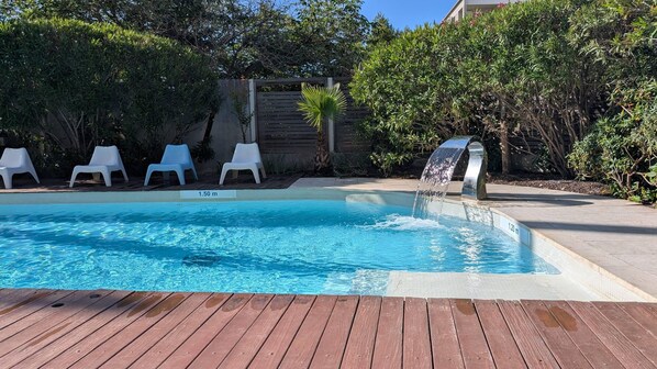 Piscine extérieure (ouverte en saison)