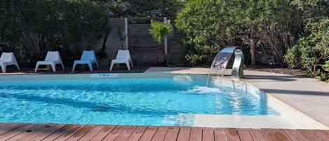 Piscine extérieure (ouverte en saison)