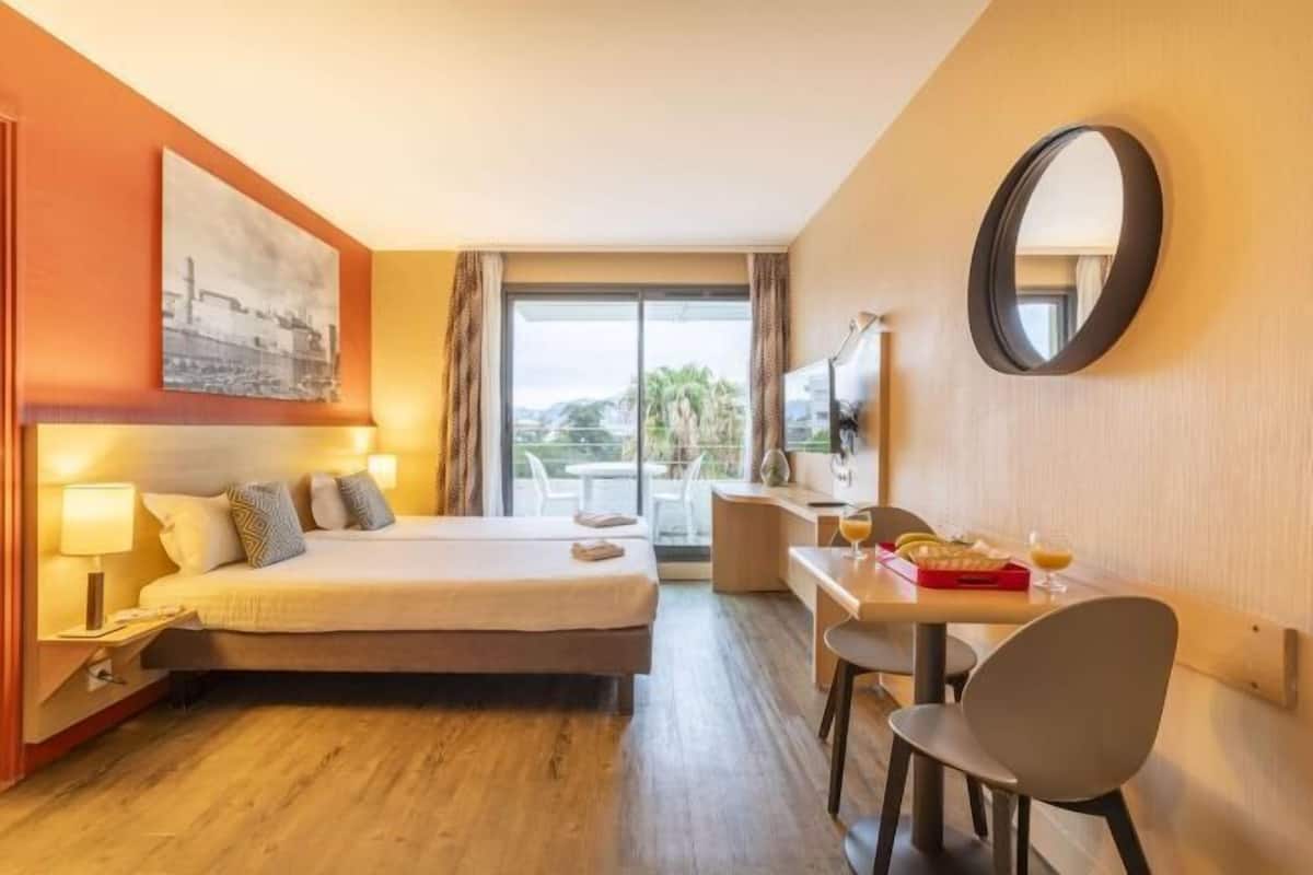Coffres-forts dans les chambres, chambres insonorisées, Wi-Fi gratuit