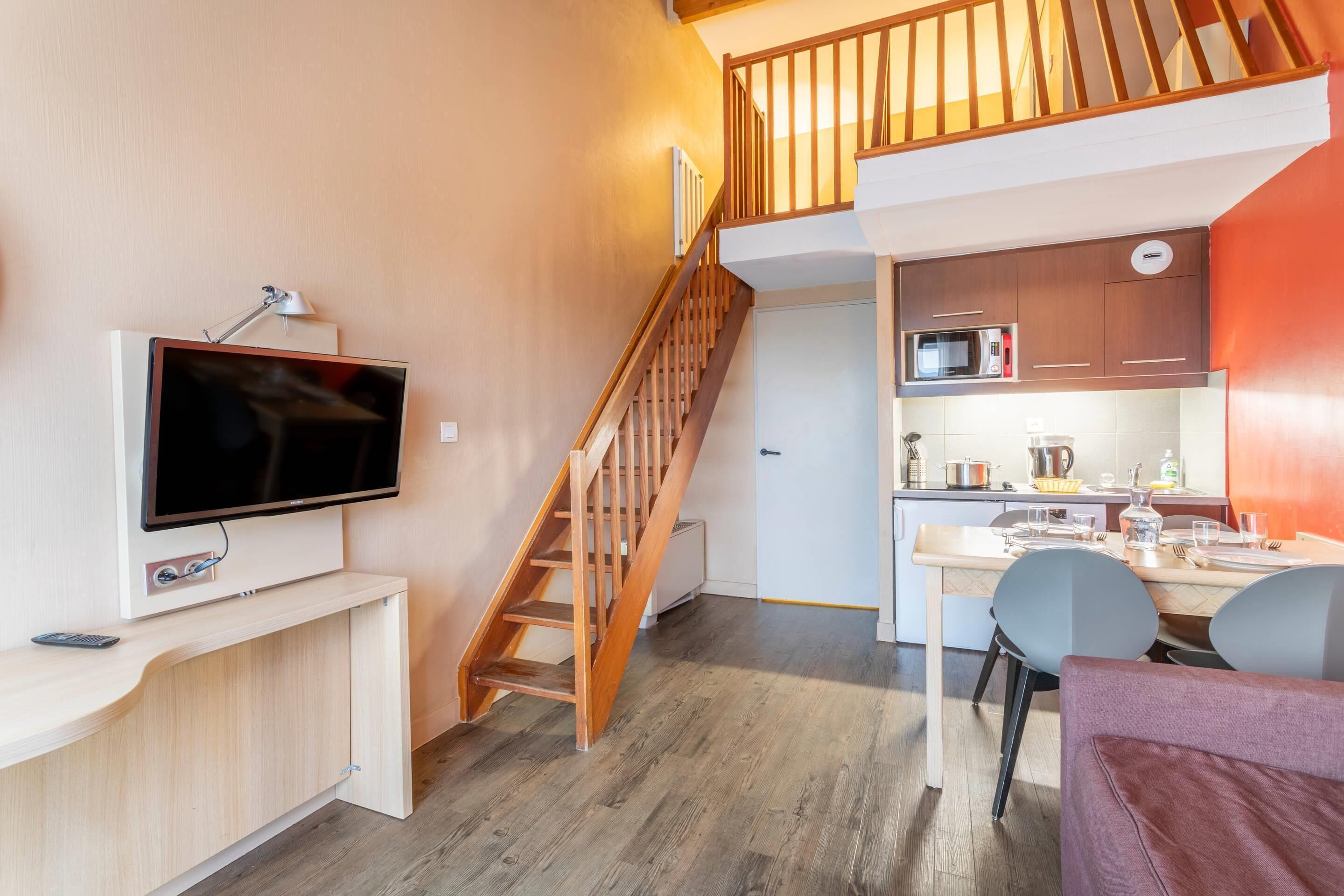 Studio Familial en Duplex - Accés piscine | Cofres nos quartos, quartos à prova de som, Wi-Fi de cortesia