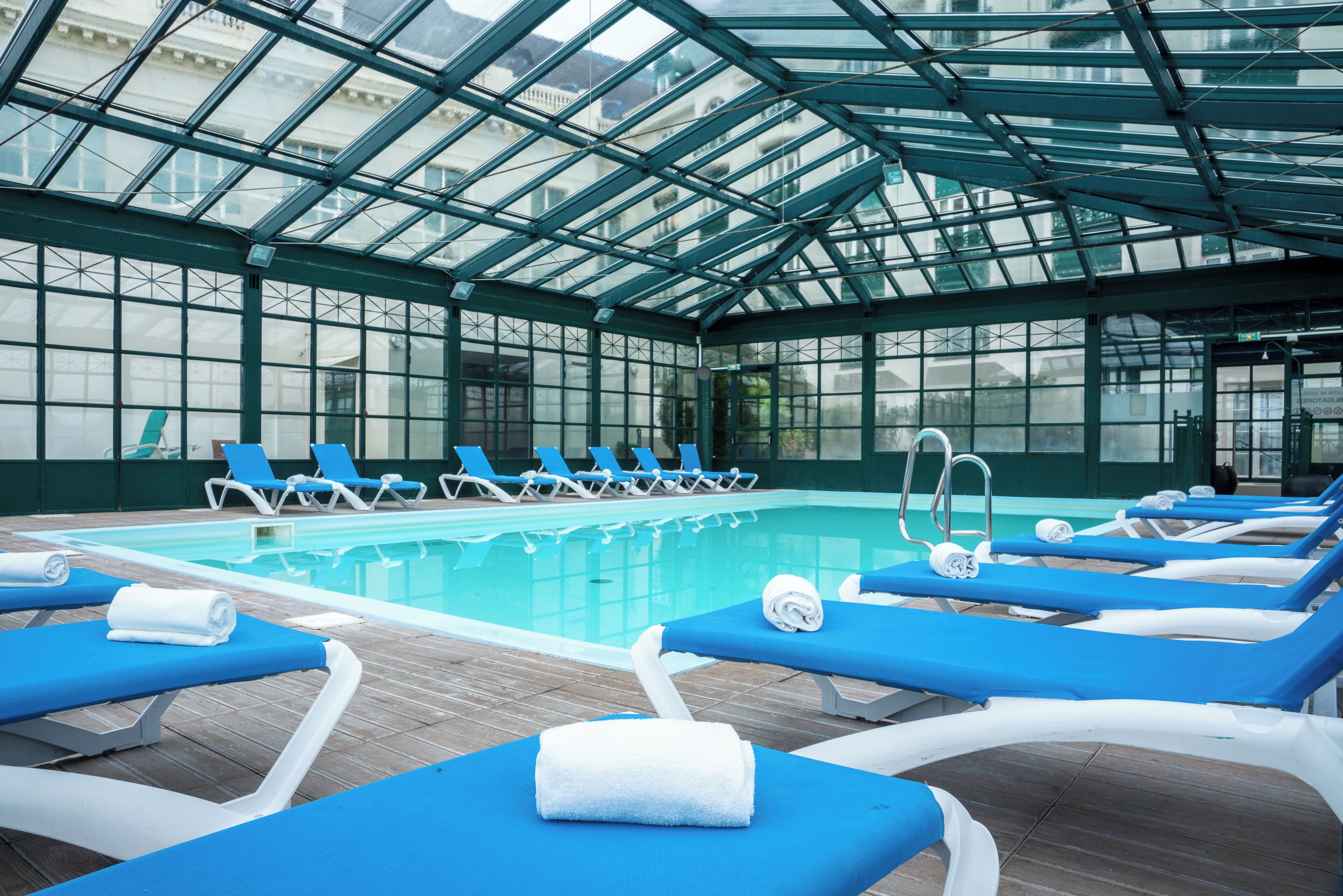 Indoor pool, pool loungers