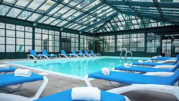 Indoor pool, pool loungers