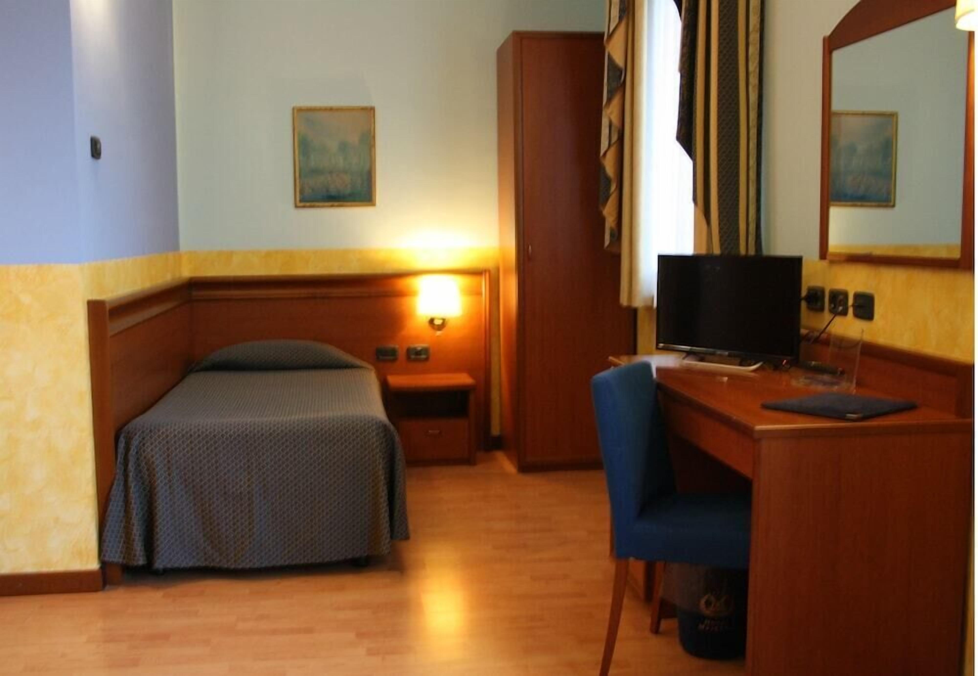 Minibar, in-room safe, individually furnished, desk
