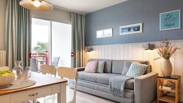 LĂ€genhet - 1 sovrum - balkong | Vardagsrum | Tv