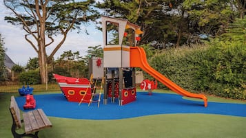 儿童活动区 - 室外