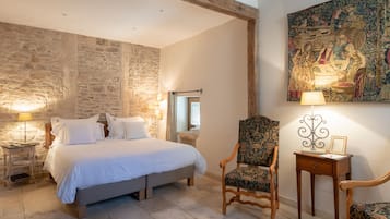 Junior Suite | 2 bedrooms, premium bedding, minibar, in-room safe