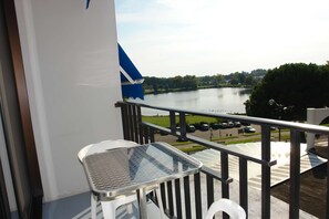 View from room - Brit Hotel du Lac (Saint-Paul-les-Dax)