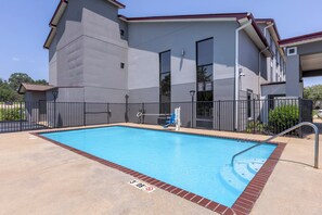 Outdoor pool - Red Roof Inn & Suites Clinton, MS (Clinton)