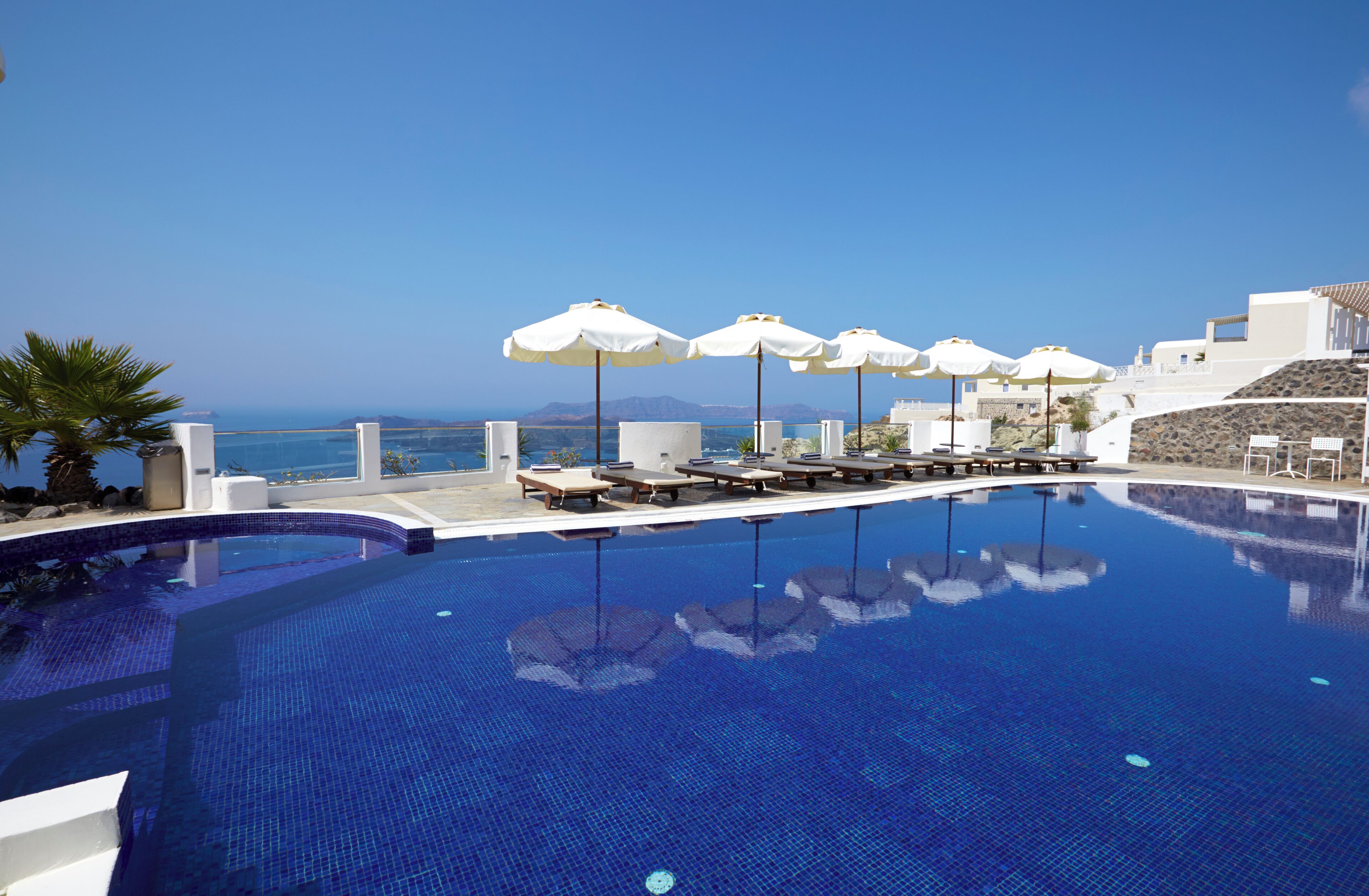 3 udendørs pools, parasoller, liggestole