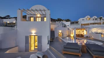 Villa, piscine privée, vue mer (Ianthi) | Literie de qualité supérieure, minibar, coffres-forts dans les chambres