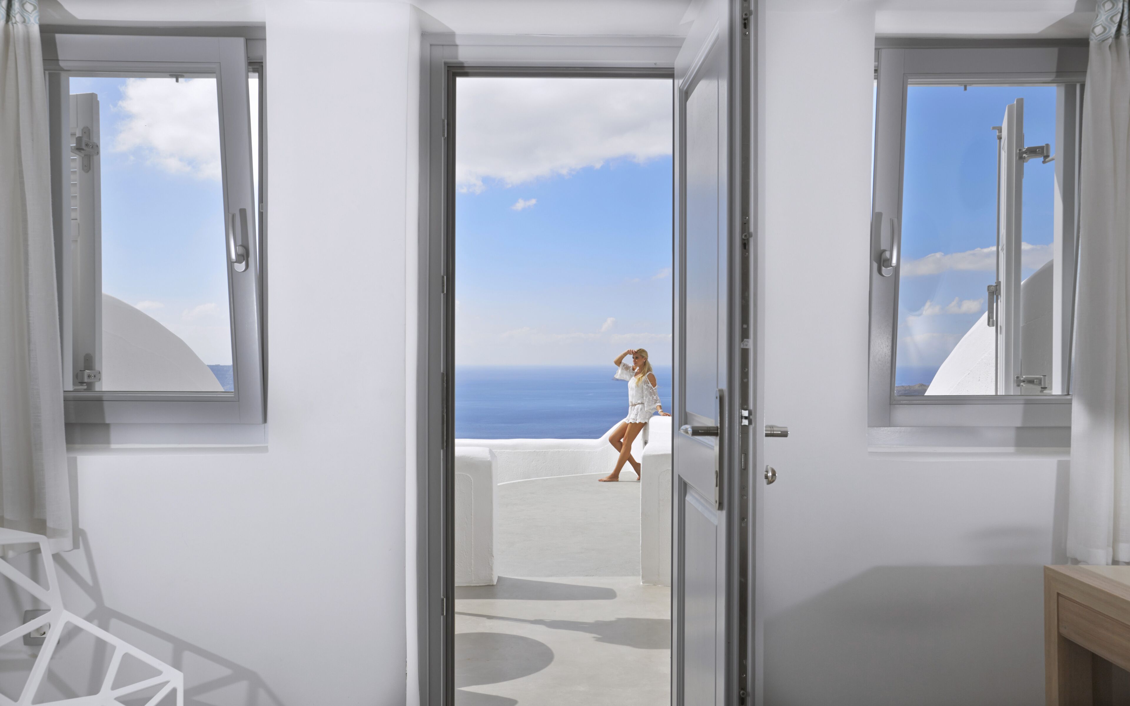 2 bedrooms, premium bedding, minibar, in-room safe