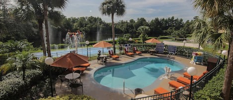 2 piscines extérieures