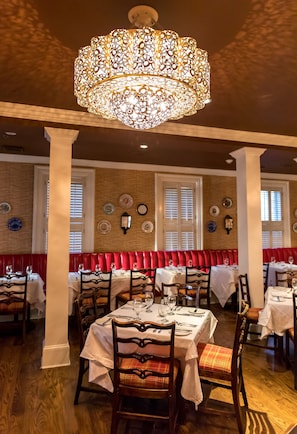 Dinner served - Virginia Hotel (Cape May)