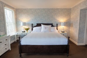 Ropa de cama de alta calidad y minibar 