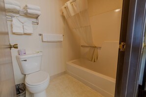 Sèche-cheveux, serviettes fournies