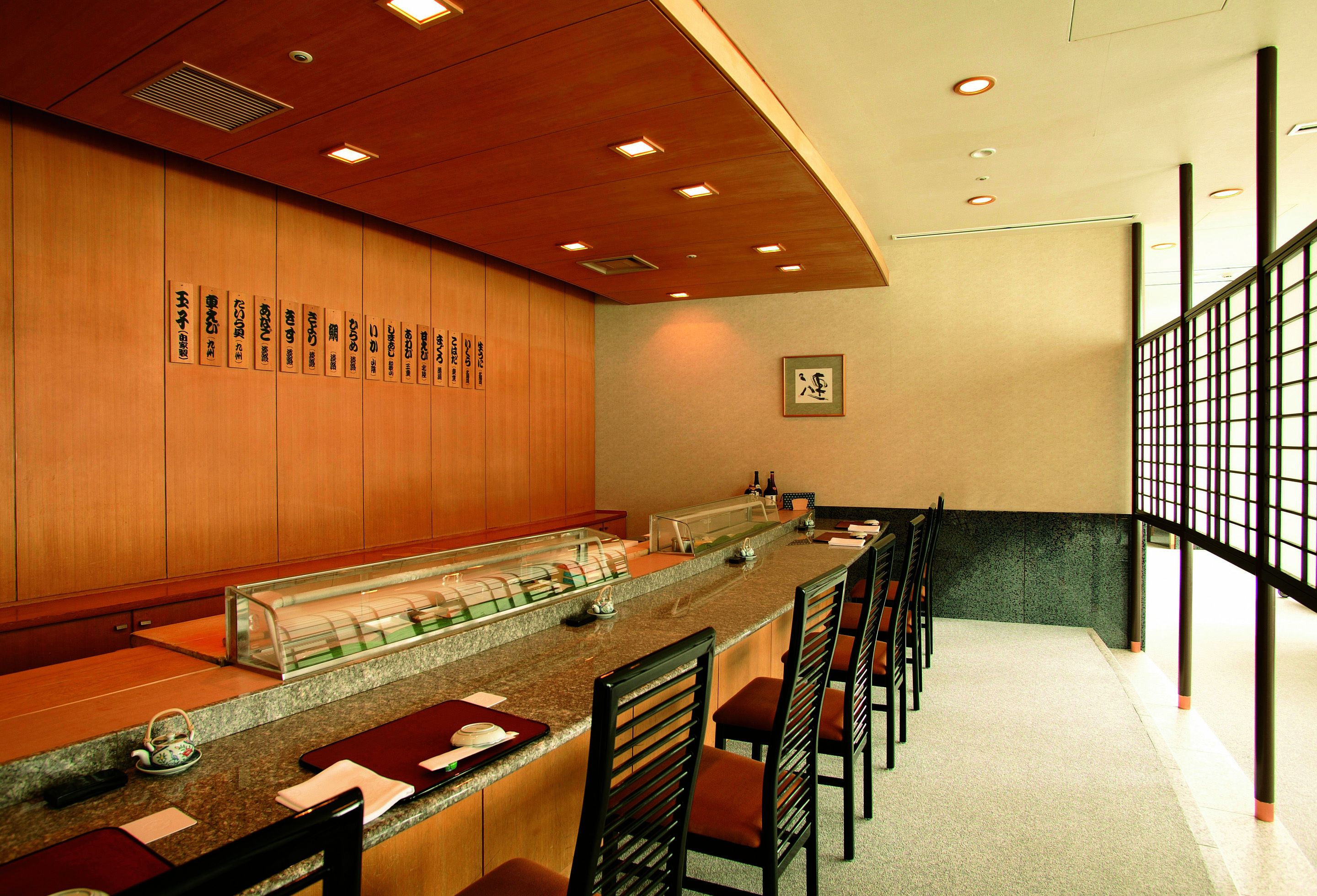 4 restaurants, breakfast, lunch, dinner served; japanese cuisine