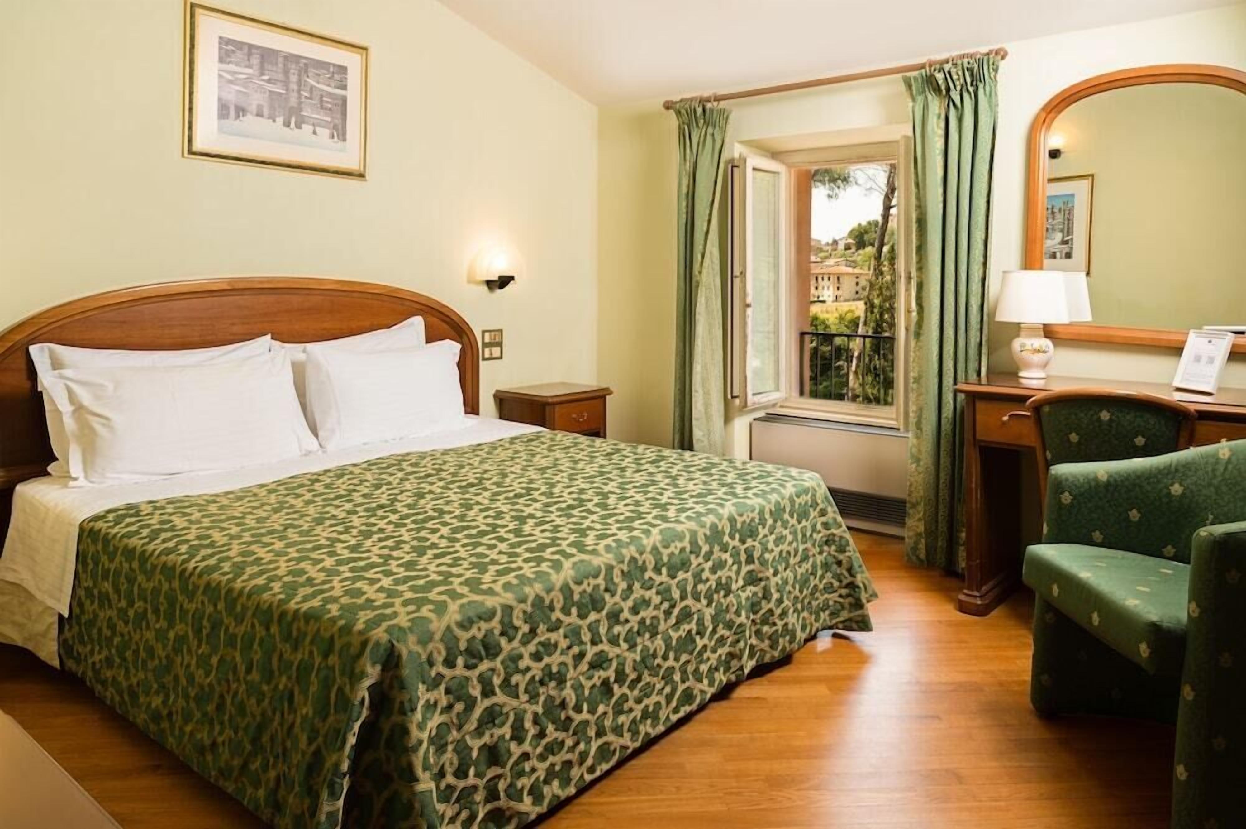 Couette en duvet d'oie, minibar, coffres-forts dans les chambres