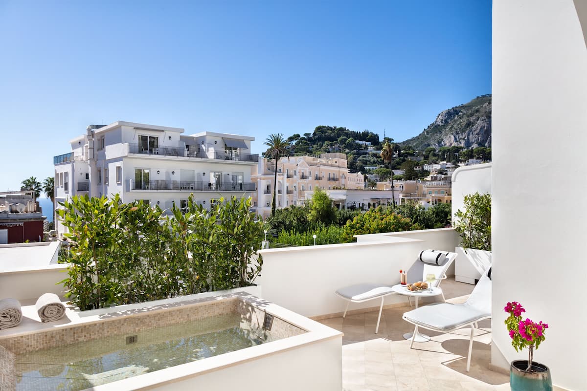 Whirlpool Terrace Suite | Terrace/patio