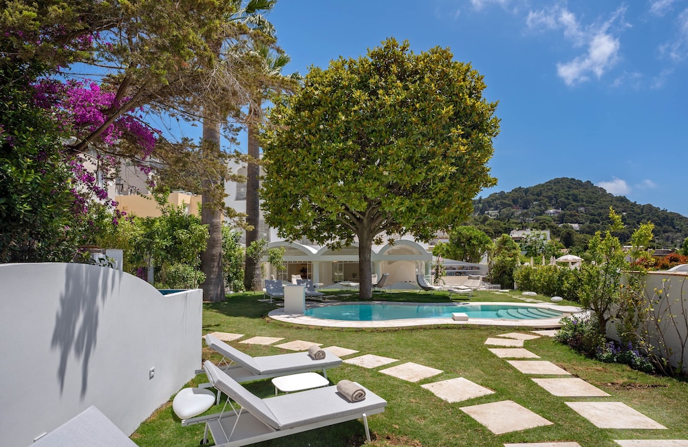 Pazziella Garden & Suites by null