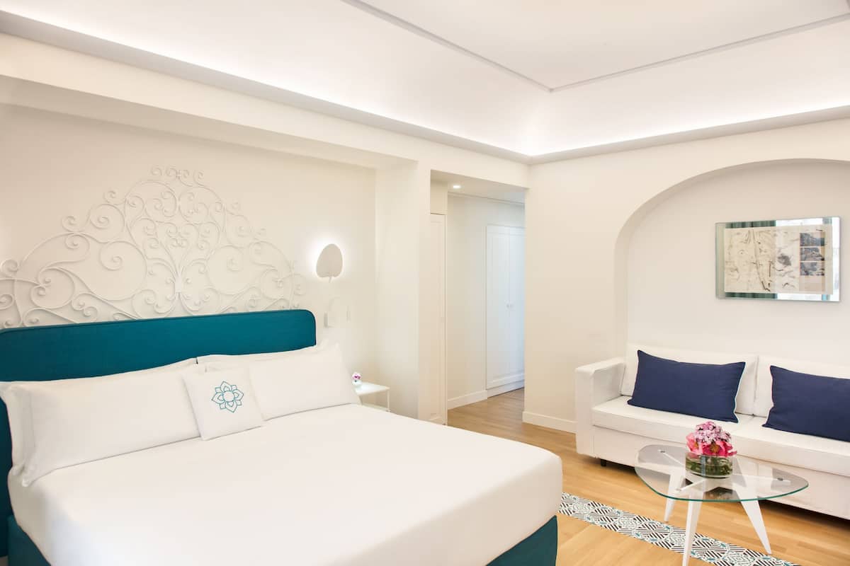 Sea View Junior Suite | 1 bedroom, premium bedding, memory foam beds, minibar