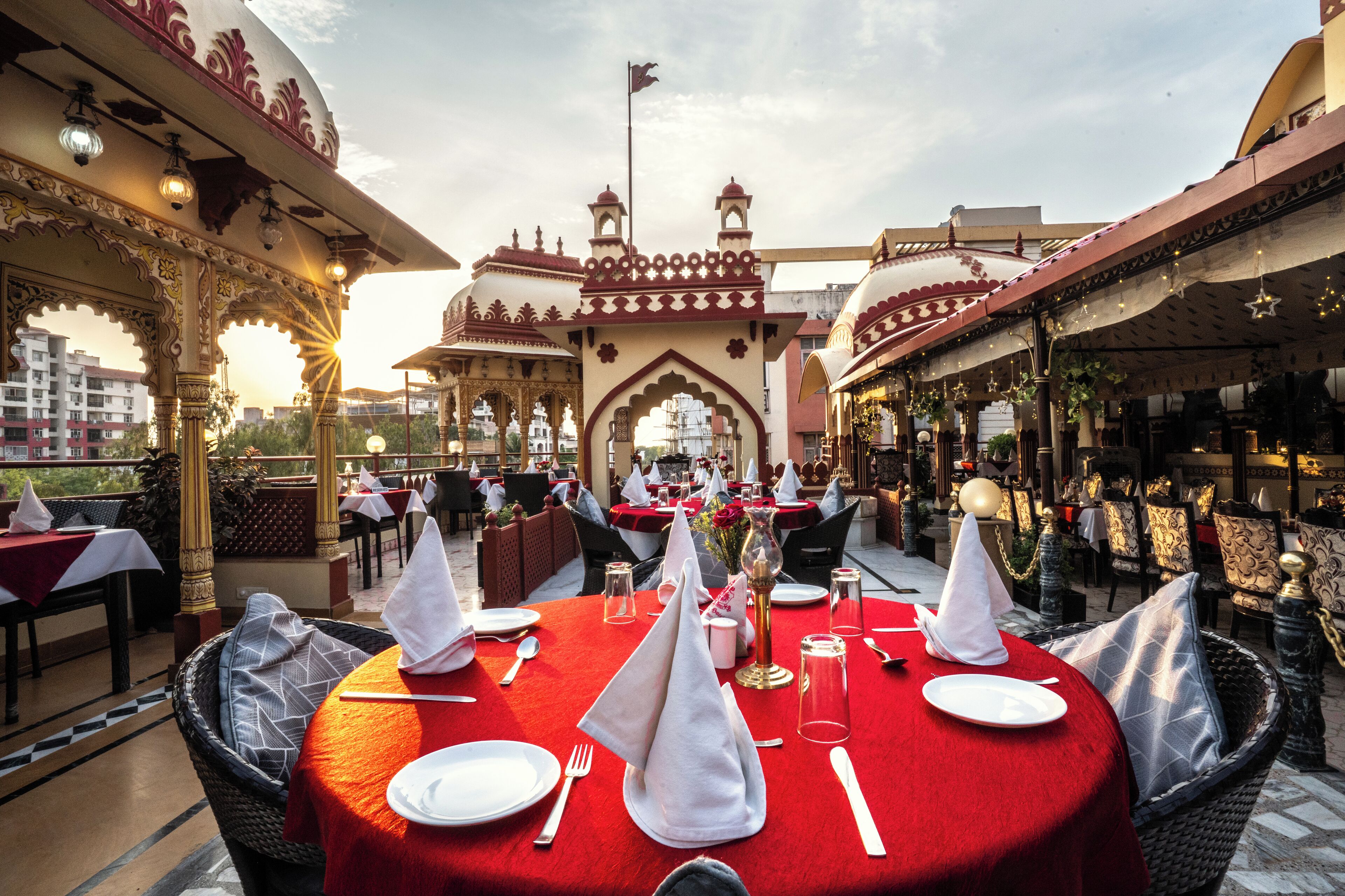 Breakfast, lunch and dinner served