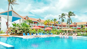 3 outdoor pools, open 8:00 AM to 6:00 PM, pool umbrellas, pool loungers