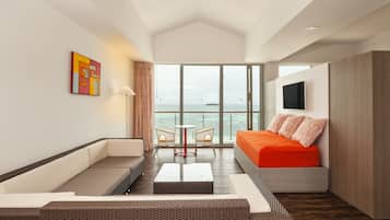 Edredón, caja de seguridad en la habitación y cortinas blackout