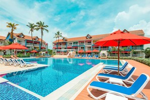 3 outdoor pools, open 8:00 AM to 6:00 PM, pool umbrellas, sun loungers - Decameron Isleño - All Inclusive (San Andrés)