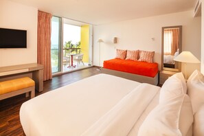 Habitacion Standard Vista al Mar | Down comforters, in-room safe, blackout drapes, bed sheets - Decameron Isleño - All Inclusive (San Andrés)