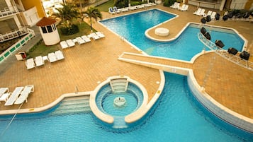 Outdoor pool, pool umbrellas, sun loungers