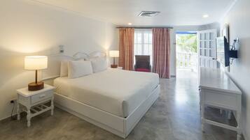 Standard Room | In-room safe, blackout drapes, bed sheets