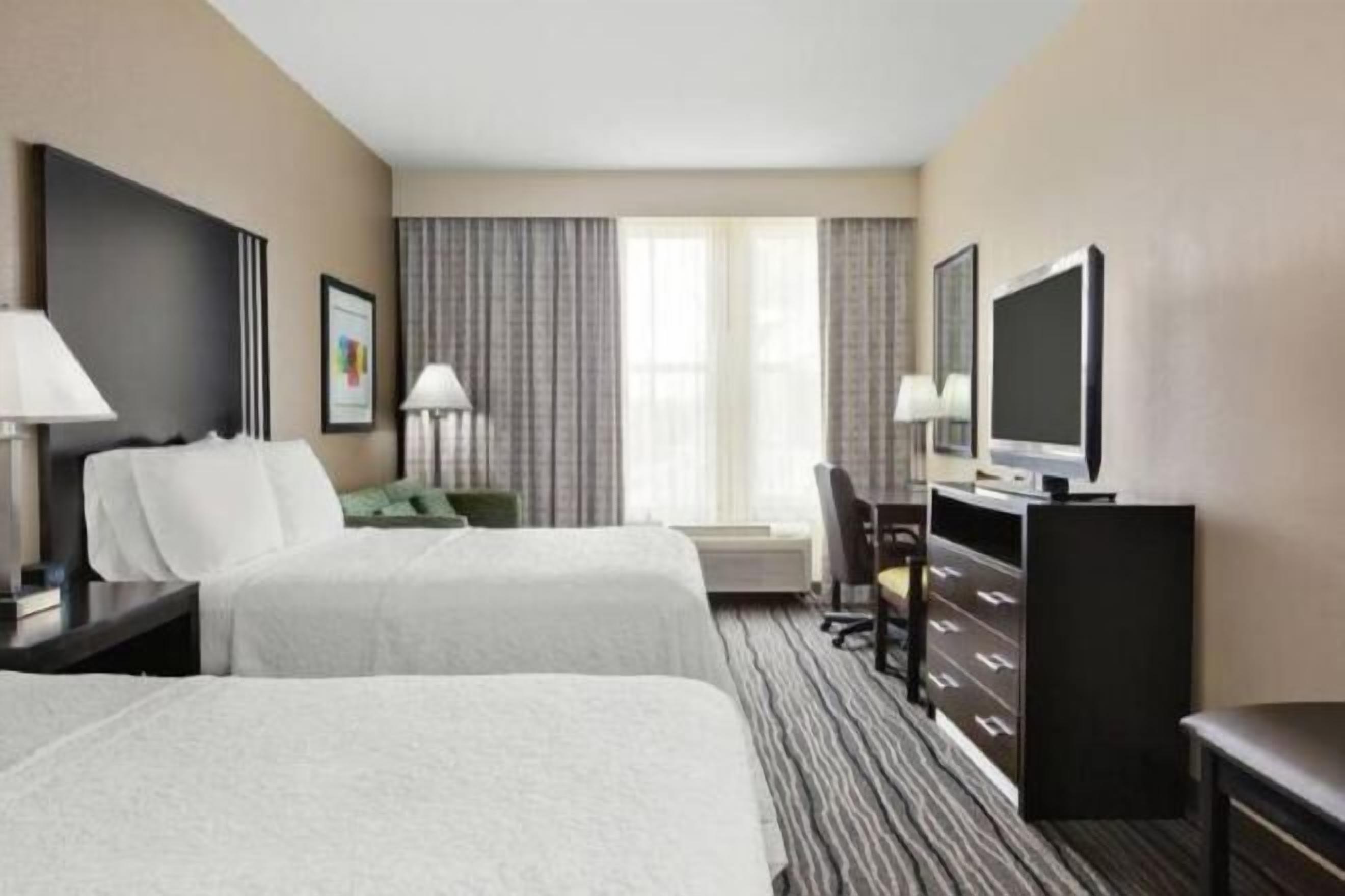 Coffres-forts dans les chambres, bureau, rideaux occultants