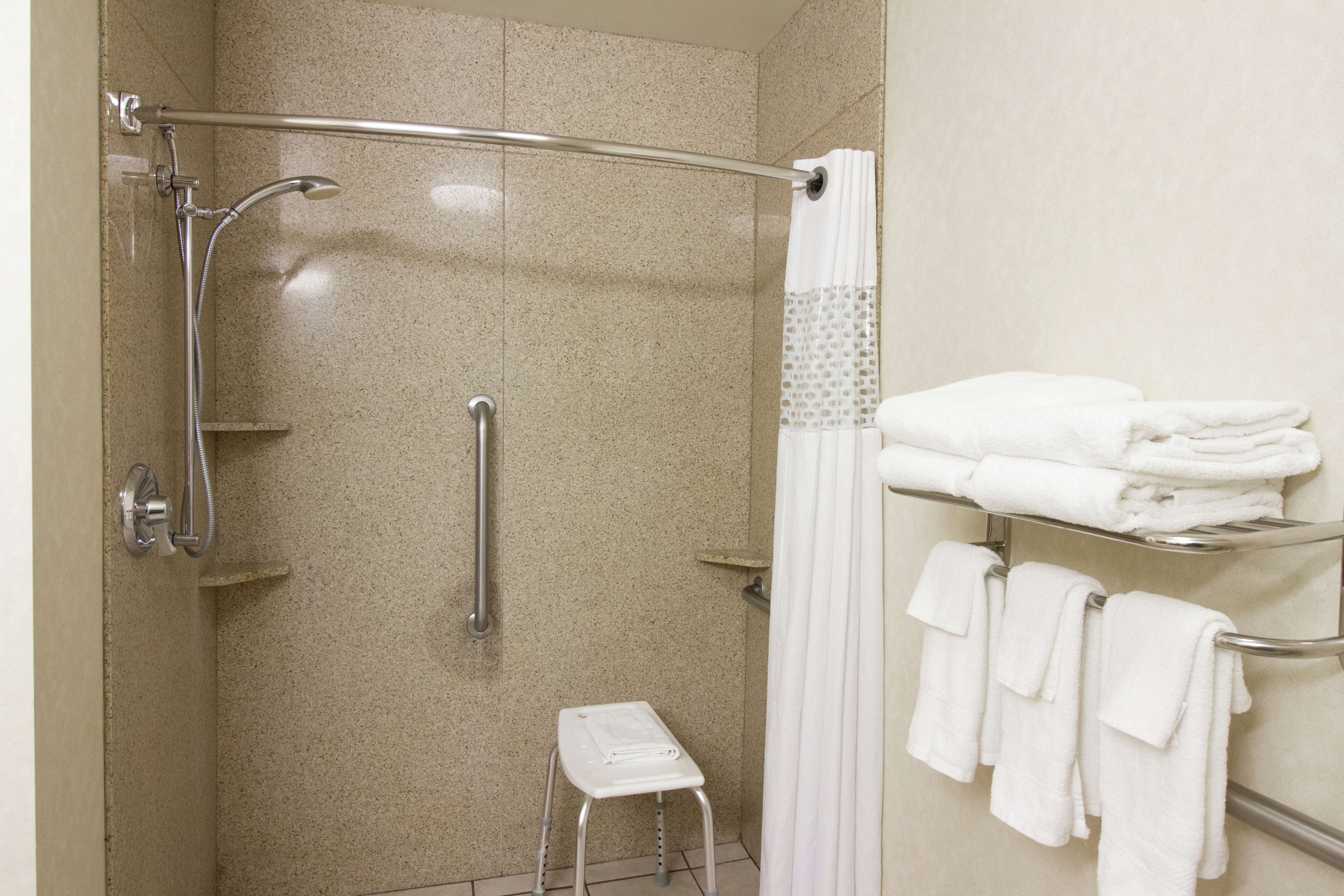 room, 1 king bed, accessible, non smoking | bathroom | hair dryer, towels