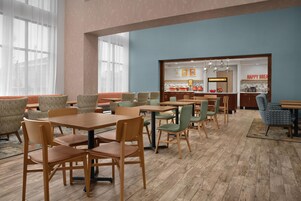 包含每日全套早餐