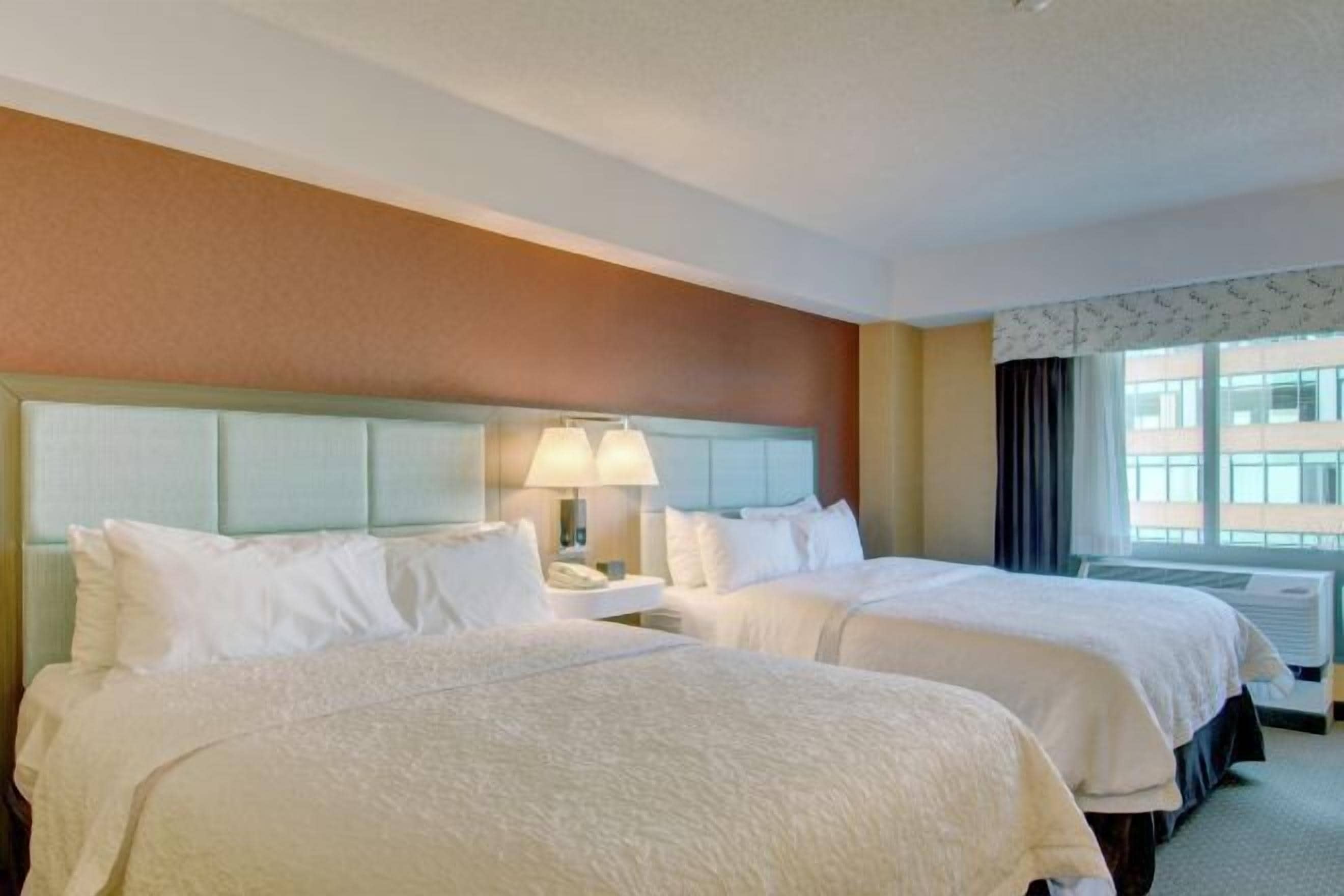 遮光窗帘、熨斗/熨衣板、免费婴儿床、折叠床/加床（额外收费）