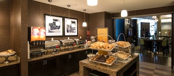 Hampton Inn & Suites Boston Crosstown Center