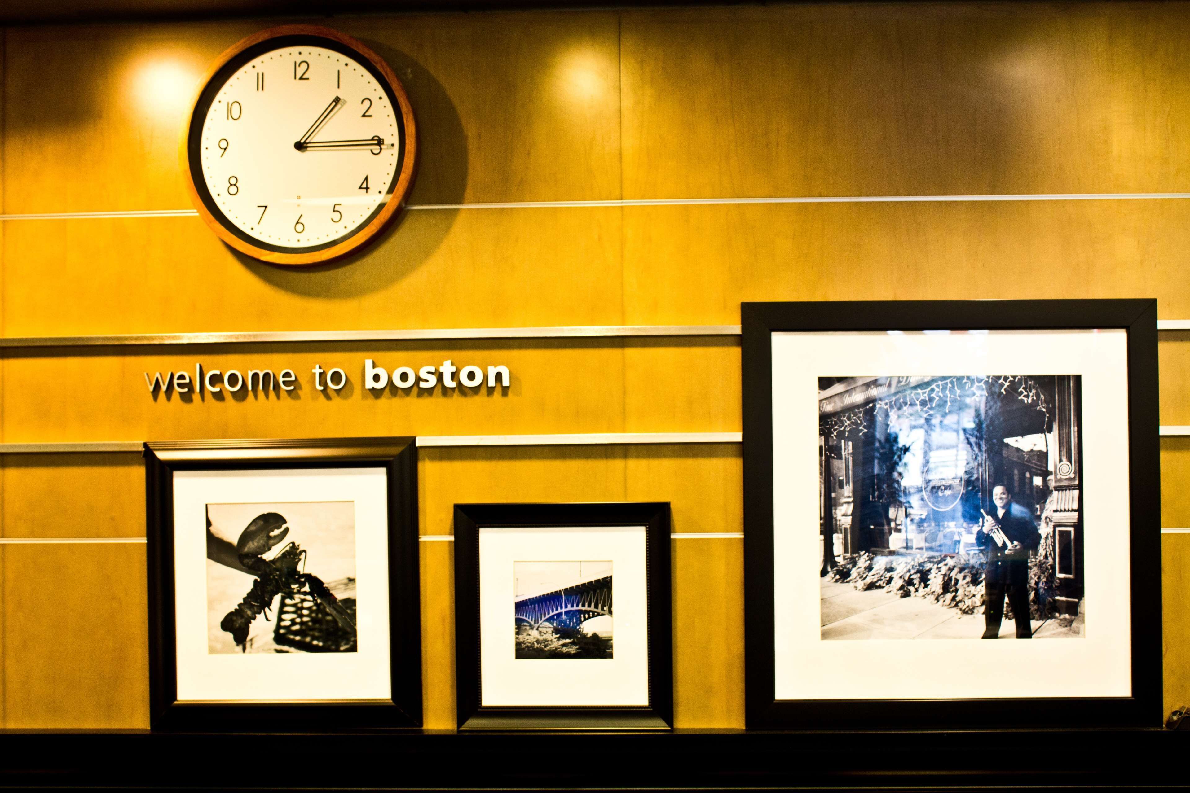 Photo - Hampton Inn & Suites Boston Crosstown Center