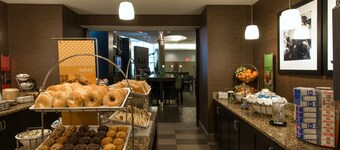 Hampton Inn & Suites Boston Crosstown Center