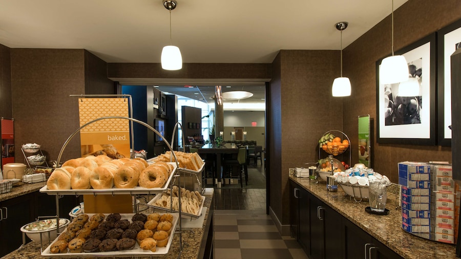 Hampton Inn & Suites Boston Crosstown Center