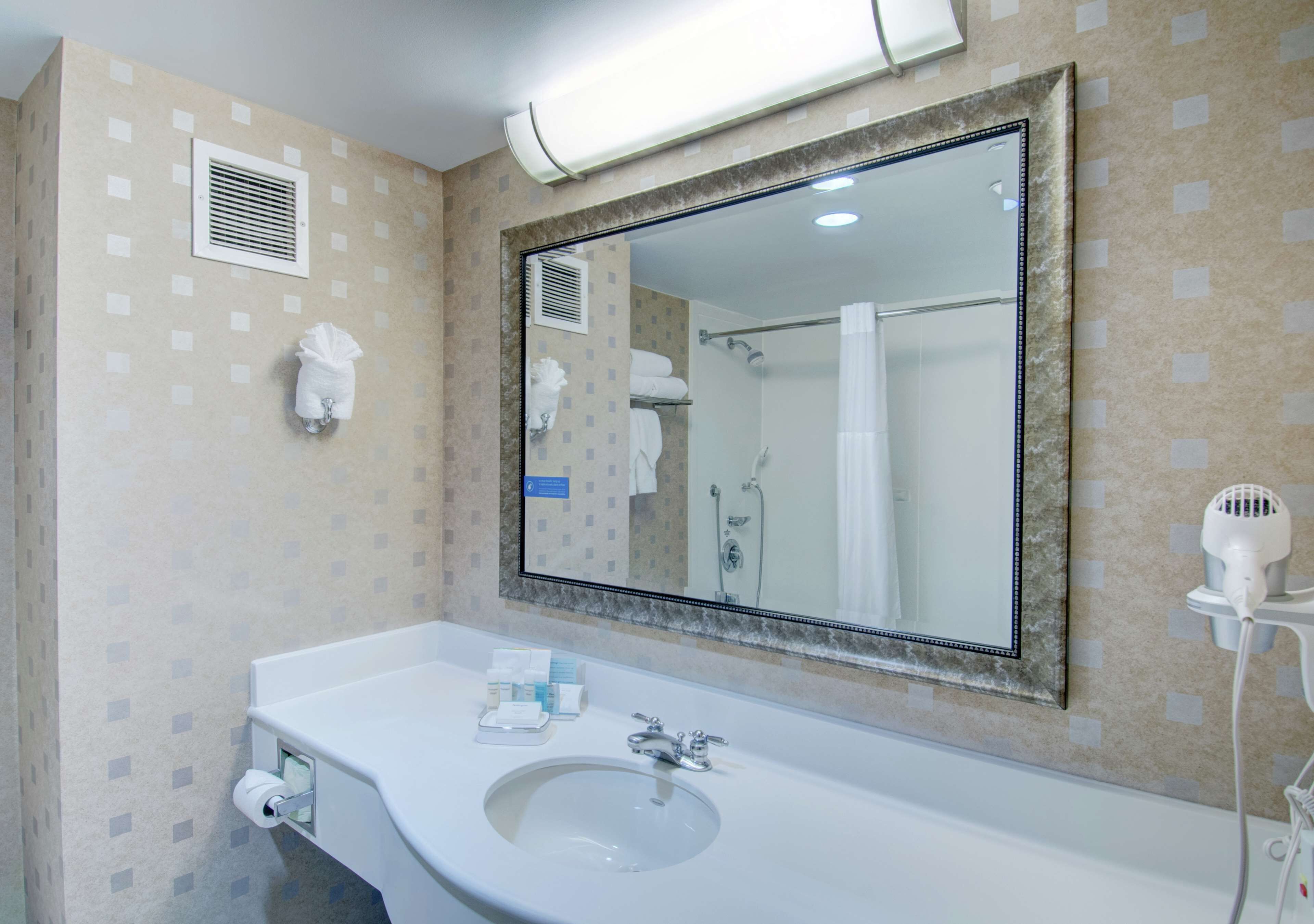 Photo - Hampton Inn & Suites Boston Crosstown Center